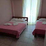 Paradeisos *