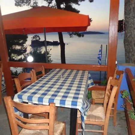 Paradeisos Ξενοδοχείο *