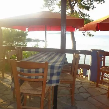 Paradeisos Ellinika (Evia)