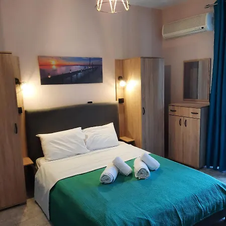 Hotel Paradeisos *