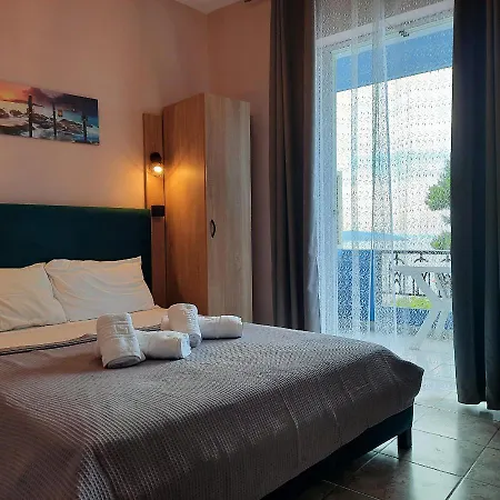 Paradeisos Hotel
