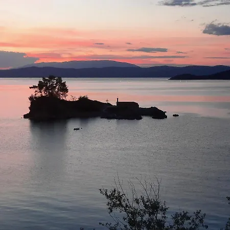 Paradeisos فندق Ellinika (Evia)