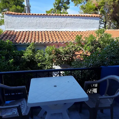 Paradeisos Hotel