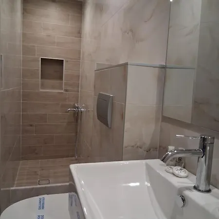 Ξενοδοχείο Paradeisos